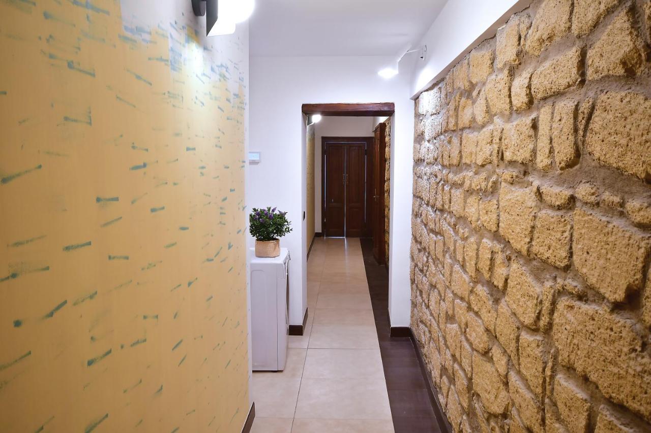 Bed and Breakfast Di Affreschi E Volte Nápoles Exterior foto