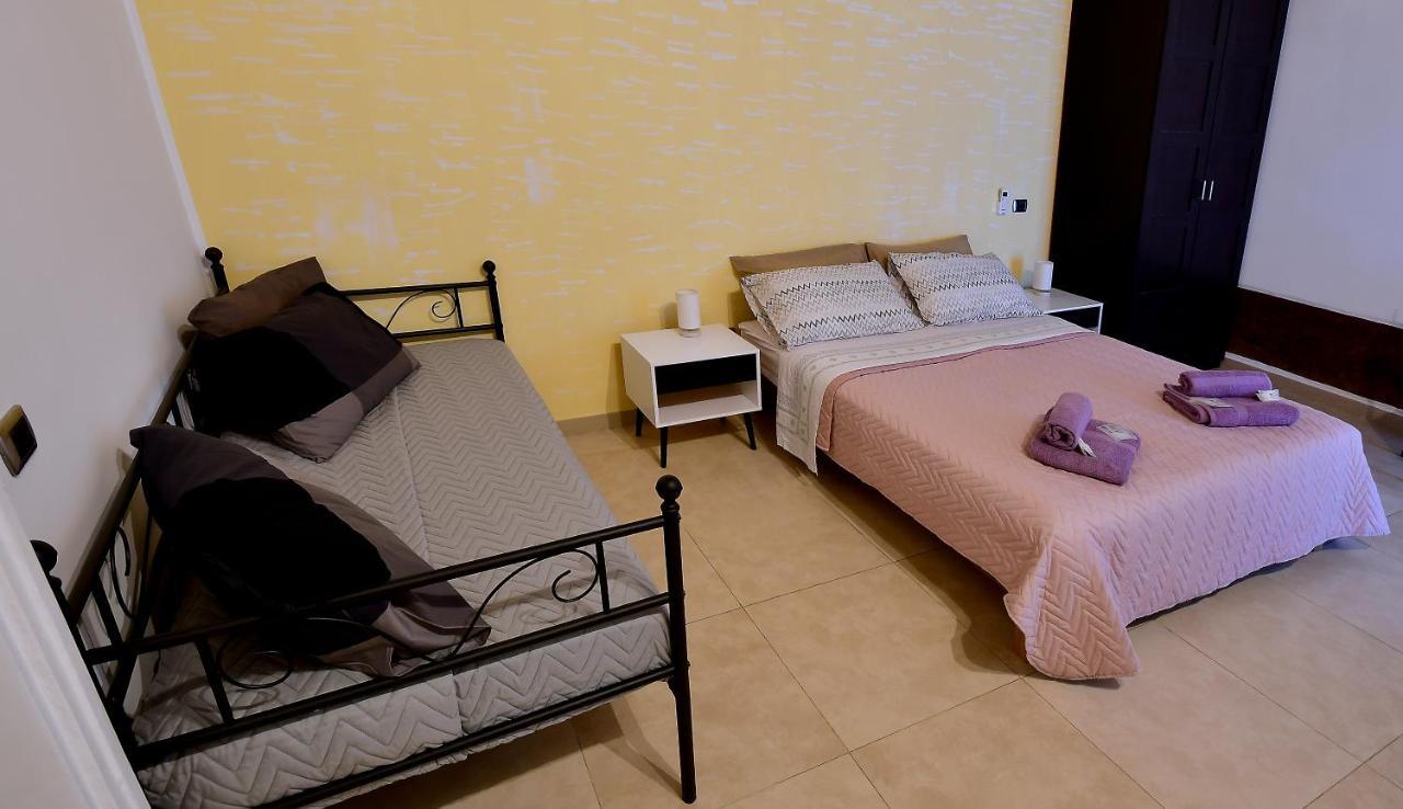 Bed and Breakfast Di Affreschi E Volte Nápoles Exterior foto